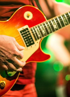 Gitarrist auf der Bühne